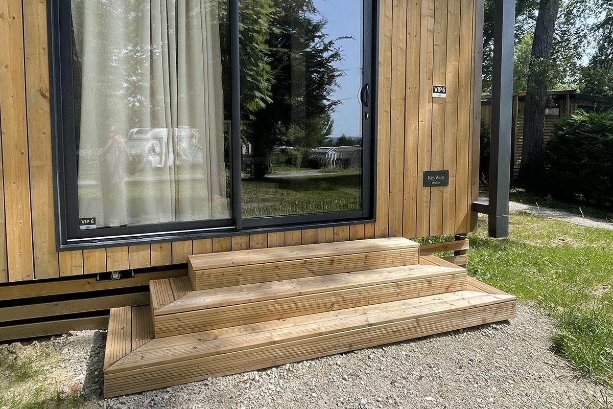 Escalier sur mesure Clairval pour mobil-home Camping Parc de Paris 