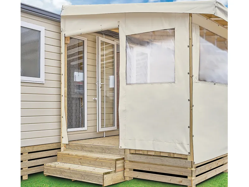 Toile de côté profondeur 3,00 m coloris Vanille avec option porte relevable vers le haut pour terrasse bois mobil-home Clairval