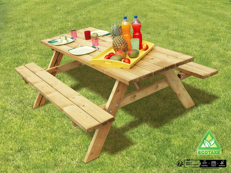 Table de jardin pique-nique en bois Clairval pour extérieur mobil-home. Produit soumis à l'écotaxe et au recyclage