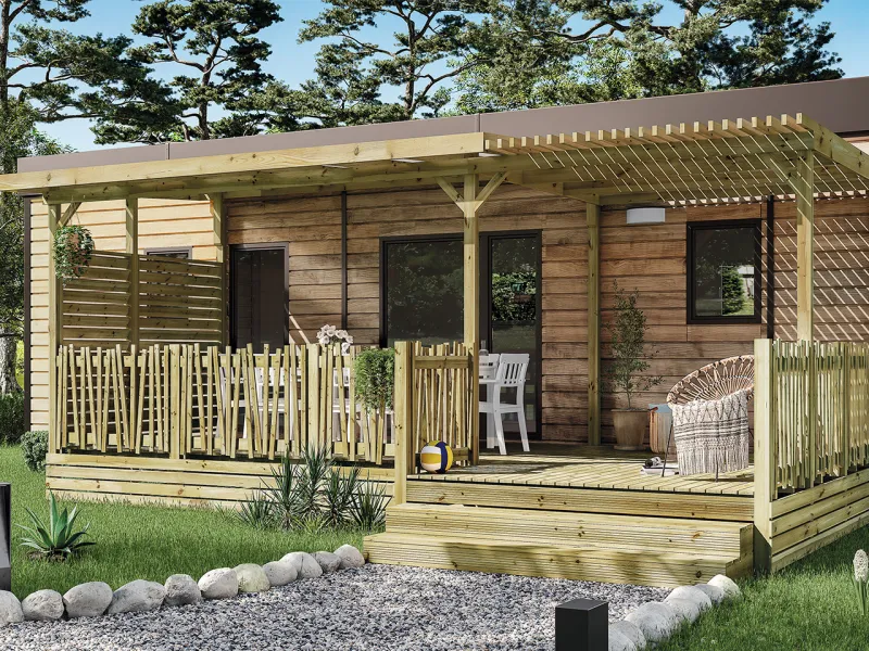 Terrasse bois pour mobil home GAIA 7,00x2,60 /4,00 m couverte toit SUNNY avec rambardes Oyat et option pergola brise-soleil